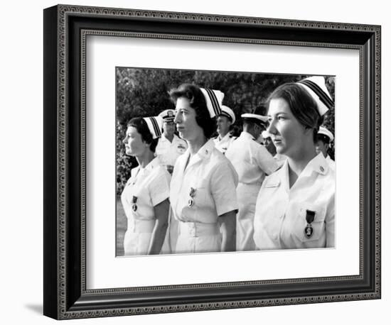 Vietnam War U.S. Nurse Medal-Associated Press-Framed Photographic Print