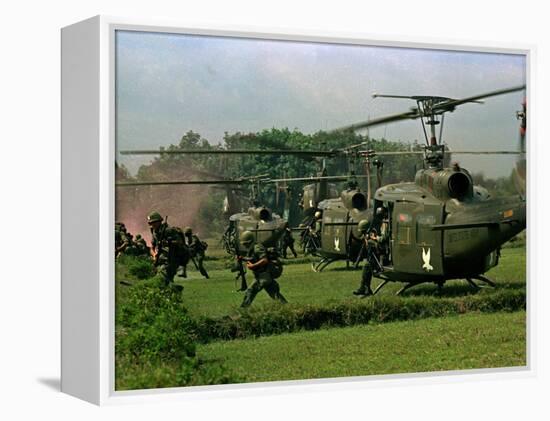 Vietnam War U.S. Paratroopers-Associated Press-Framed Premier Image Canvas