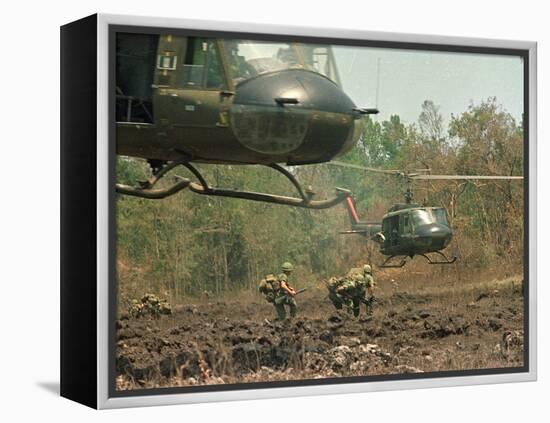 Vietnam War U.S. Paratroopers-Associated Press-Framed Premier Image Canvas