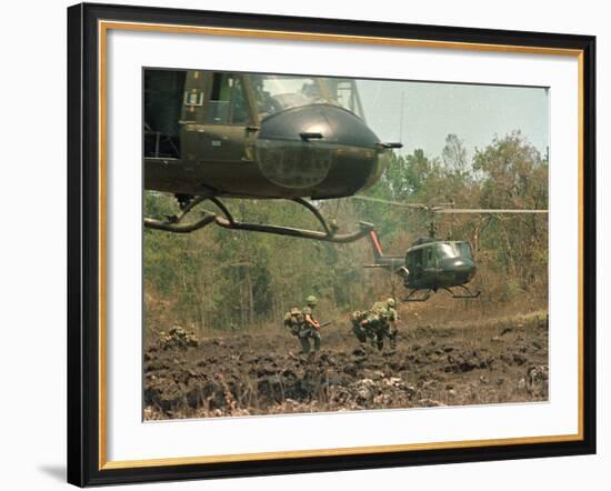 Vietnam War U.S. Paratroopers-Associated Press-Framed Photographic Print