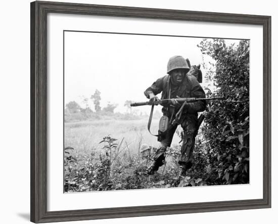 Vietnam War U.S. Soldier-Associated Press-Framed Photographic Print