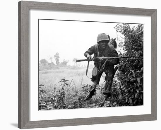 Vietnam War U.S. Soldier-Associated Press-Framed Photographic Print