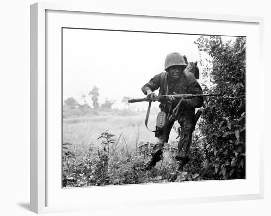 Vietnam War U.S. Soldier-Associated Press-Framed Photographic Print