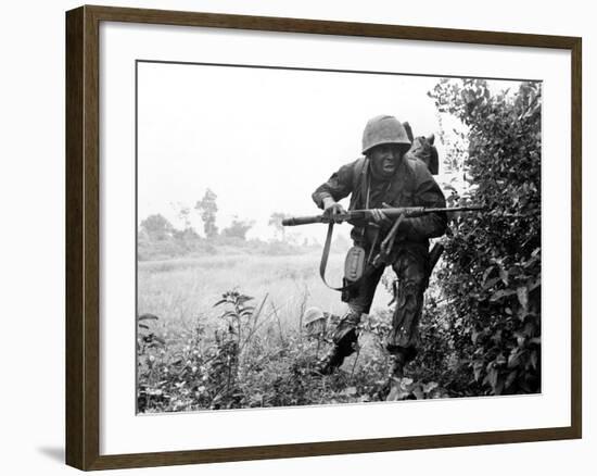 Vietnam War U.S. Soldier-Associated Press-Framed Photographic Print