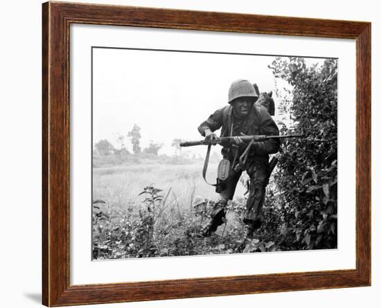 Vietnam War U.S. Soldier-Associated Press-Framed Photographic Print