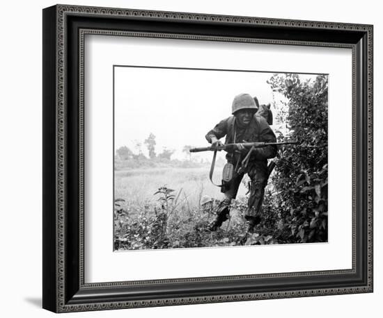 Vietnam War U.S. Soldier-Associated Press-Framed Photographic Print