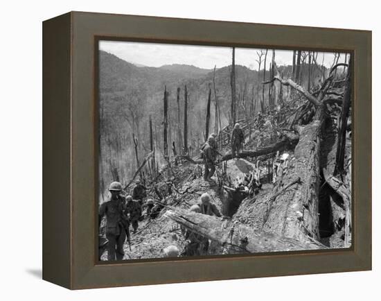 Vietnam War US Dak To-Associated Press-Framed Premier Image Canvas