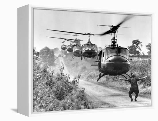 Vietnam War US Helicopters-Horst Faas-Framed Premier Image Canvas