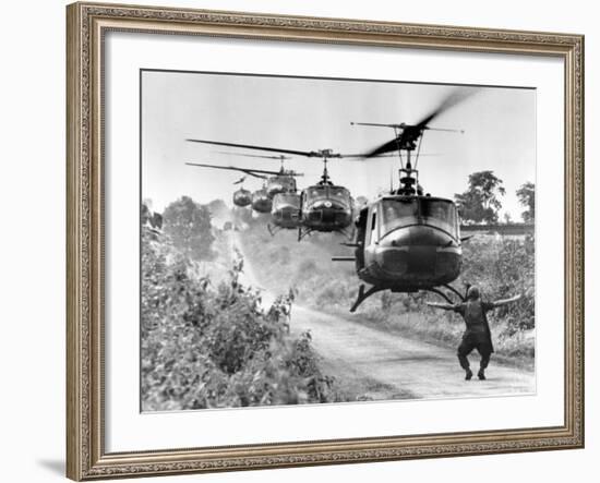 Vietnam War US Helicopters-Horst Faas-Framed Photographic Print