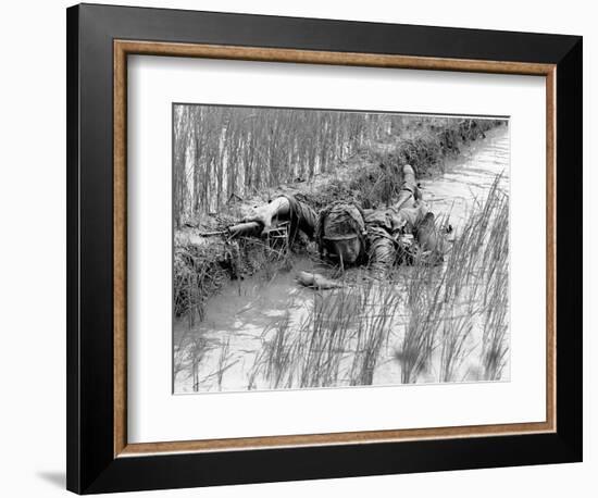 Vietnam War US Troops-Henri Huet-Framed Photographic Print