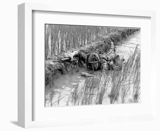 Vietnam War US Troops-Henri Huet-Framed Photographic Print