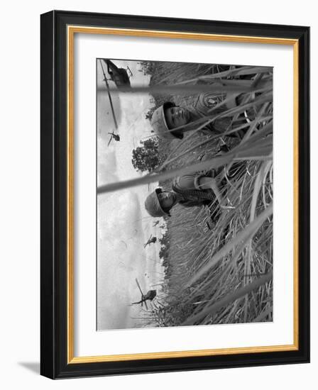 Vietnam War-Associated Press-Framed Photographic Print