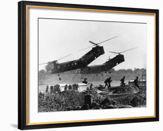 Vietnam War-Horst Faas-Framed Photographic Print