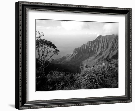 View Above the Na Pali Coast, Kauai, Hawaii, USA-Christopher Talbot Frank-Framed Photographic Print