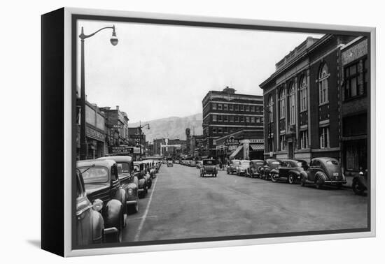 View of a City Street Scene - Lewiston, ID-Lantern Press-Framed Stretched Canvas