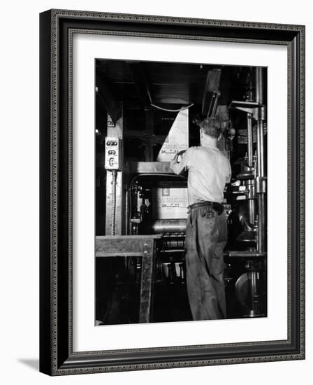 View of a Press Printing the Jewish Daily Forward-Hansel Mieth-Framed Photographic Print