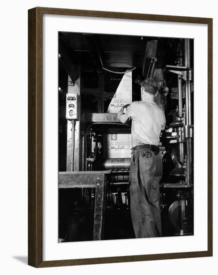 View of a Press Printing the Jewish Daily Forward-Hansel Mieth-Framed Photographic Print