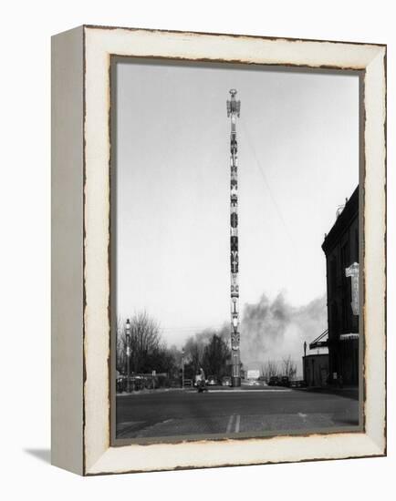 View of City's Indian Totem Pole - Tacoma, WA-Lantern Press-Framed Stretched Canvas