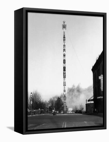 View of City's Indian Totem Pole - Tacoma, WA-Lantern Press-Framed Stretched Canvas