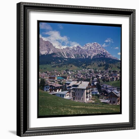 View of Cortina-Bettmann-Framed Photographic Print