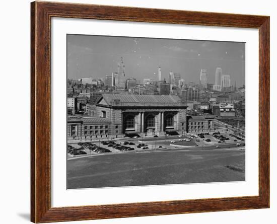 View of Kansas City-William Vandivert-Framed Premium Photographic Print