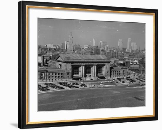 View of Kansas City-William Vandivert-Framed Premium Photographic Print