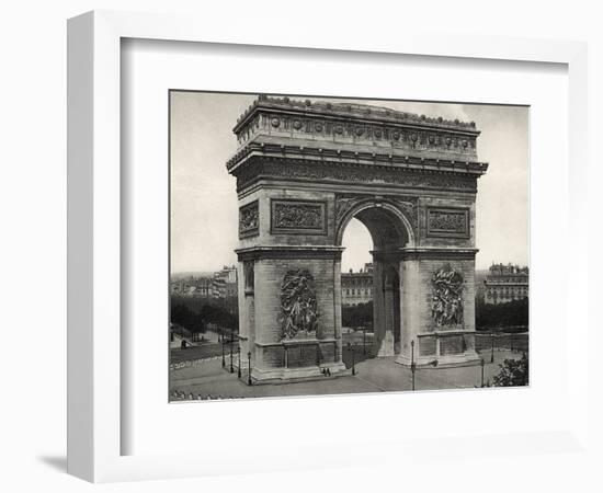 View of L'Arc De Triomphe in Paris-Bettmann-Framed Photographic Print