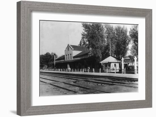 View of Northern Pacific Depot - Bismarck, ND-Lantern Press-Framed Art Print