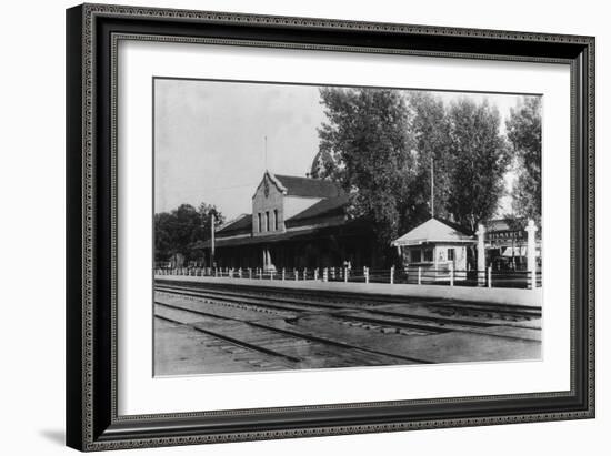 View of Northern Pacific Depot - Bismarck, ND-Lantern Press-Framed Art Print