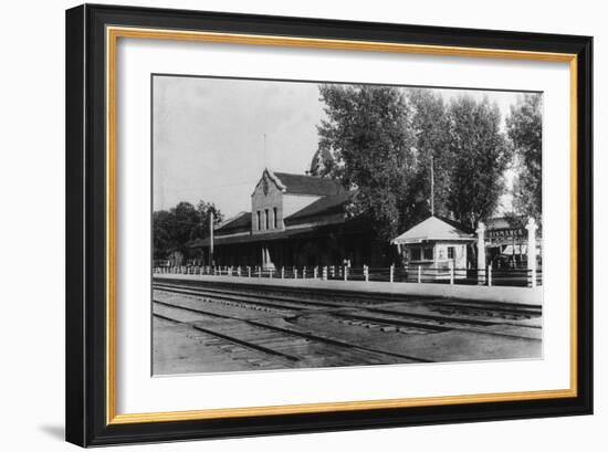 View of Northern Pacific Depot - Bismarck, ND-Lantern Press-Framed Art Print
