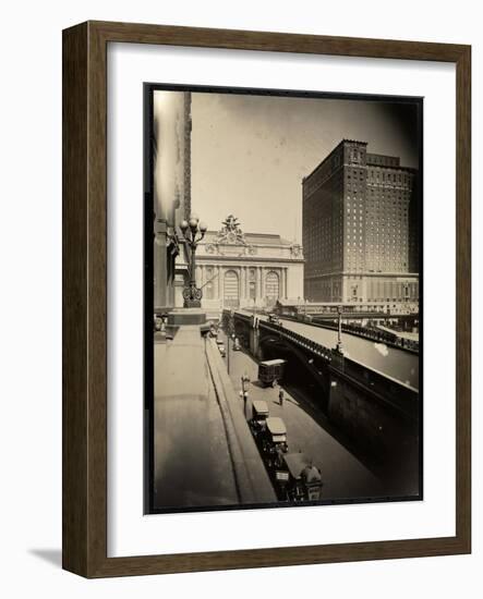 View of Park Avenue and 42nd Street, 1920-Byron Company-Framed Giclee Print