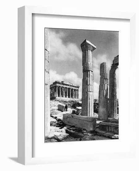 View Of Propylaes And Parthenon-Bettmann-Framed Photographic Print