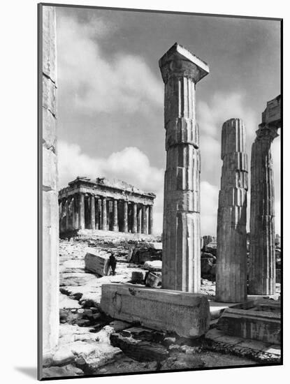 View Of Propylaes And Parthenon-Bettmann-Mounted Photographic Print