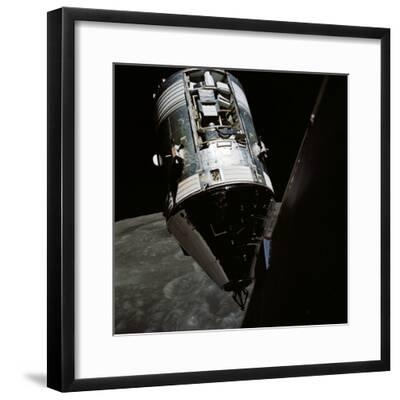 'View of the Apollo 17 Command And Service Modules in Lunar Orbit ...