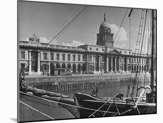 View of the Customs House in Dublin-Hans Wild-Mounted Photographic Print
