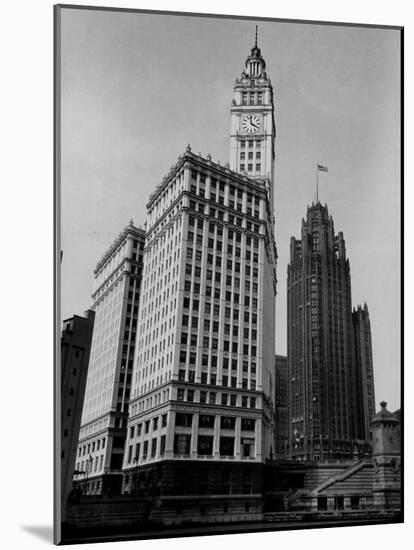View Showing the Chicago Tribune Building-Carl Mydans-Mounted Photographic Print