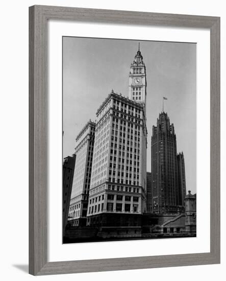 View Showing the Chicago Tribune Building-Carl Mydans-Framed Photographic Print