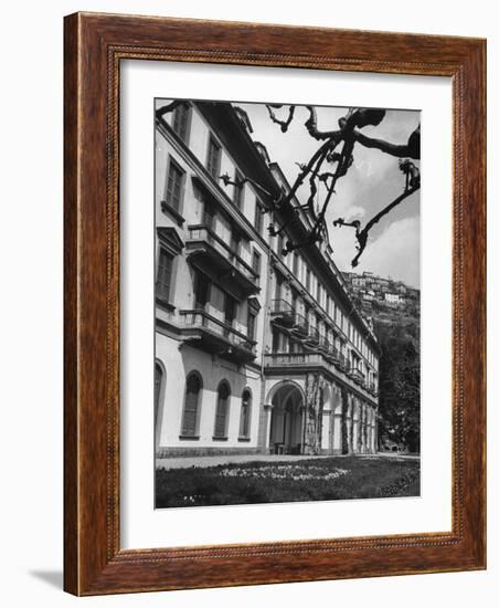 Villa D'Este, Now a Famous Hotel on Lake Como-Carl Mydans-Framed Photographic Print