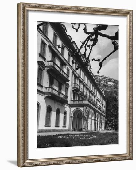 Villa D'Este, Now a Famous Hotel on Lake Como-Carl Mydans-Framed Photographic Print