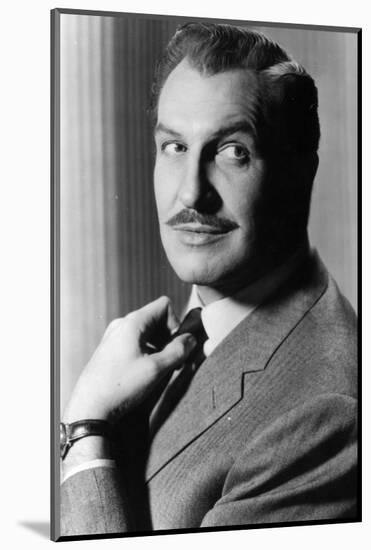 Vincent Price-null-Mounted Photographic Print