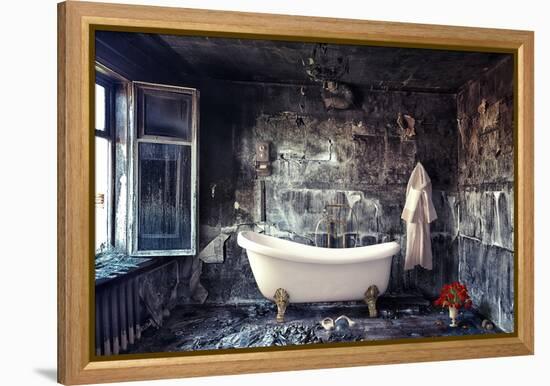 Vintage Bathtub in Grunge Interior-viczast-Framed Stretched Canvas