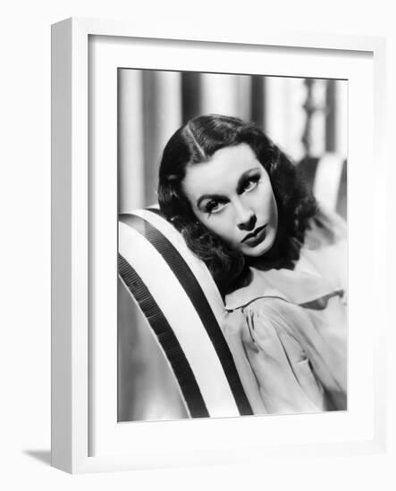 Vivien Leigh (b/w photo)-null-Framed Photo