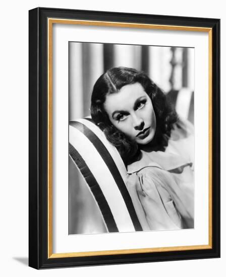 Vivien Leigh (b/w photo)-null-Framed Photo