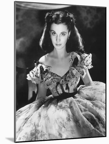 Vivien Leigh, Gone with the Wind, directed by Victor Fleming, 1939 (b/w photo)-null-Mounted Photo