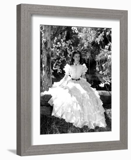 Vivien Leigh, Gone with the Wind, directed by Victor Fleming, 1939 (b/w photo)-null-Framed Photo