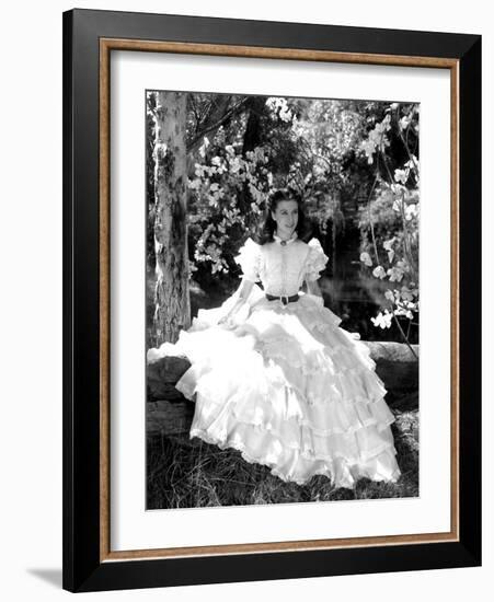 Vivien Leigh, Gone with the Wind, directed by Victor Fleming, 1939 (b/w photo)-null-Framed Photo