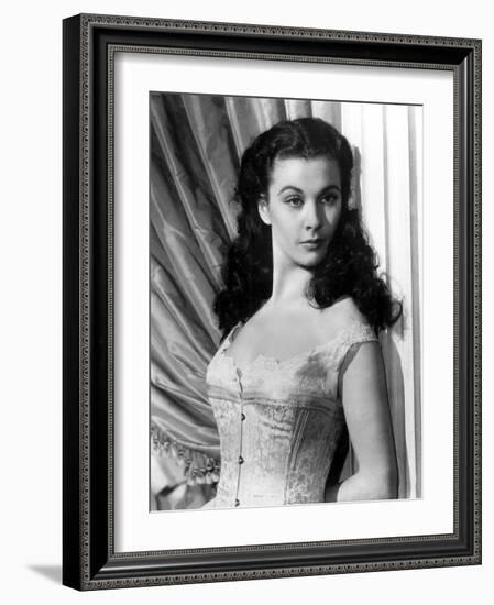 Vivien Leigh, Gone with the Wind, directed by Victor Fleming, 1939 (b/w photo)-null-Framed Photo