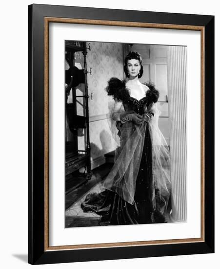 Vivien Leigh, Gone with the Wind, directed by Victor Fleming, 1939 (b/w photo)-null-Framed Photo