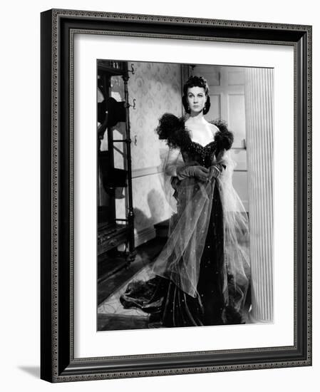 Vivien Leigh, Gone with the Wind, directed by Victor Fleming, 1939 (b/w photo)-null-Framed Photo