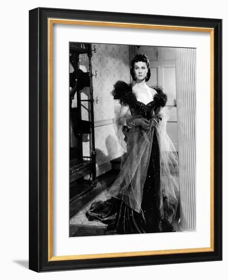 Vivien Leigh, Gone with the Wind, directed by Victor Fleming, 1939 (b/w photo)-null-Framed Photo